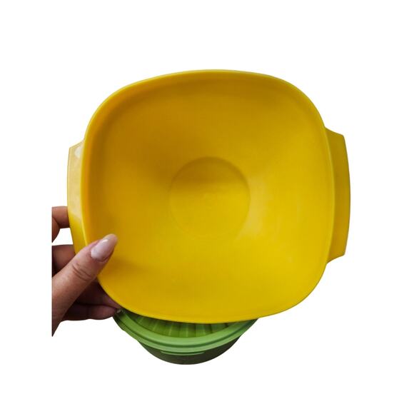 Vintage Tupperwear Servalier Bowls Yellow 836-7 837-5 ,Green 1205-25 1204-13 - Picture 3 of 11